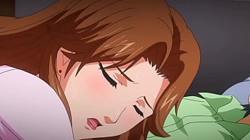 Una madre muy protectora le da calor a su hijo