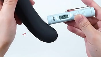 充電式で激しい振動＆温感機能でふか～い絶頂を味わえる