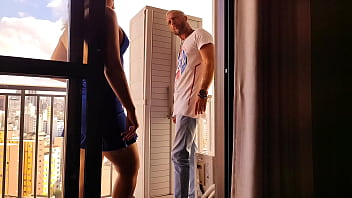 Minha patroa me chamou para consertar um armário em casa e eu acabei fodendo e gozando dentro do cuzinho da vagabunda carente vagninho e agatha mama