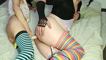 Strapon Crossdresser Follada Con Consolador thumbnail
