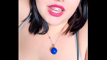 Lily adolcente bonita de tetas grandes y sus historias