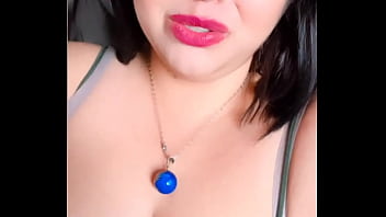 Lily adolcente bonita de tetas grandes y sus historias