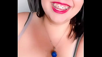 Lily adolcente bonita de tetas grandes y sus historias