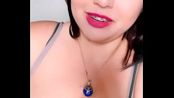 Lily adolcente bonita de tetas grandes y sus historias