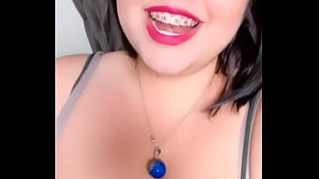 Lily adolcente bonita de tetas grandes y sus historias