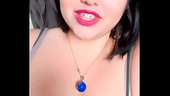 Lily adolcente bonita de tetas grandes y sus historias