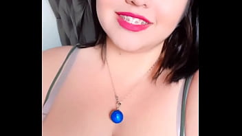 Lily adolcente bonita de tetas grandes y sus historias