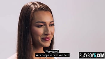 Fun pornstar milf bella rolland cums during a close up masturbation