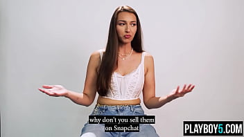 Fun pornstar milf bella rolland cums during a close up masturbation