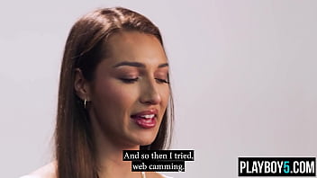 Fun pornstar milf bella rolland cums during a close up masturbation