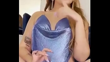 Culona pide dinero todos los dias