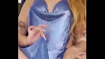 Culona pide dinero todos los dias