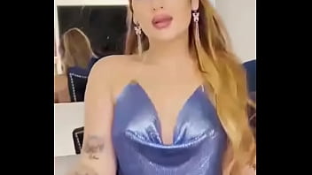 Culona pide dinero todos los dias