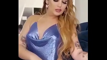 Culona pide dinero todos los dias