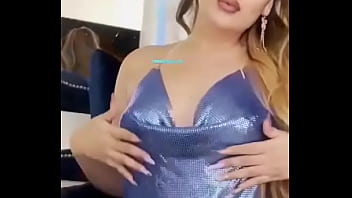 Culona pide dinero todos los dias