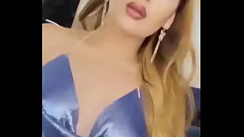 Culona pide dinero todos los dias