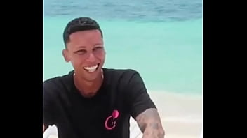 La divertida declaración de amor de reynol black #elchicletv #comunidad #superacion #decisiones #apoyo mutuo #chiclenotic