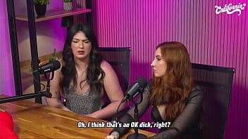 Lulu valotta faz striptease e seduz ruiva peituda