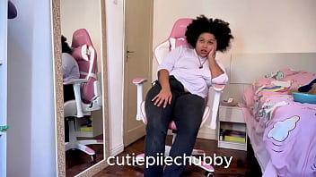 Bbw eating and period farting while bf is watching and annoying