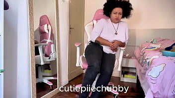 Bbw eating and period farting while bf is watching and annoying