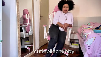 Bbw eating and period farting while bf is watching and annoying