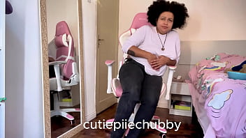 Bbw eating and period farting while bf is watching and annoying