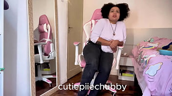 Bbw eating and period farting while bf is watching and annoying