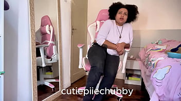 Bbw eating and period farting while bf is watching and annoying