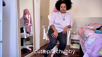 Bbw eating and period farting while bf is watching and annoying