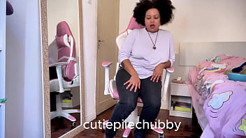 Bbw eating and period farting while bf is watching and annoying