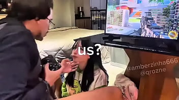 Não faz sentido não gostar de cuspida na boca porque é praticamente beijar no modo ranged com teste de destrezacollab