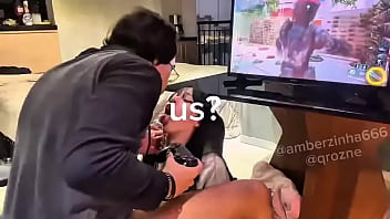 Não faz sentido não gostar de cuspida na boca porque é praticamente beijar no modo ranged com teste de destrezacollab