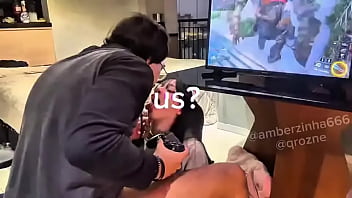 Não faz sentido não gostar de cuspida na boca porque é praticamente beijar no modo ranged com teste de destrezacollab