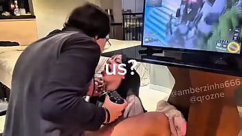 Não faz sentido não gostar de cuspida na boca porque é praticamente beijar no modo ranged com teste de destrezacollab