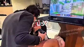 Não faz sentido não gostar de cuspida na boca porque é praticamente beijar no modo ranged com teste de destrezacollab