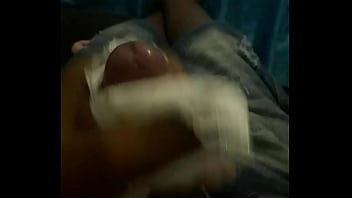 Punheta com a calcinha da minha putinha