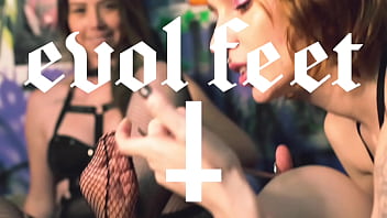 Cute feet on a huge dildo will make you cum