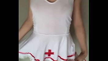 J’aime beaucoup cette tenue d’infirmière