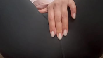 スポーツジムで男性の臭い汗の臭いを嗅ぎながら運動してたら