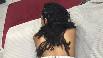 Minha meia irmã sempre foi putinha e me pedia pica até que eu dei