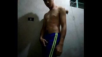 Jalandosela En El Baño thumbnail