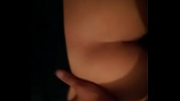 Se la meti al fondo y ella en silencio