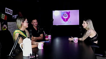 Gosta de fazer pornô explícito e seu fetiche mais estranho foi gravar o barulho de seu estômago baby fire sheer red