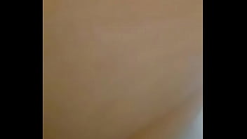 Exibindo minha buceta e bundona de calcinha