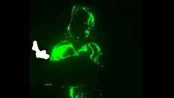 Una mujer que te quiere llevar ala cama pon la hora y caigo