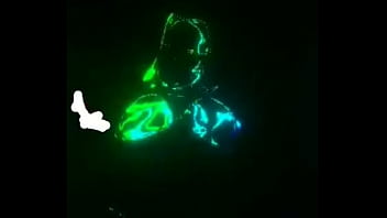 Una mujer que te quiere llevar ala cama pon la hora y caigo