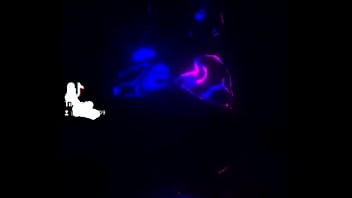 Una mujer que te quiere llevar ala cama pon la hora y caigo