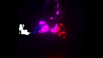 Una mujer que te quiere llevar ala cama pon la hora y caigo