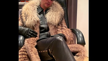 Leder Und Pelz thumbnail