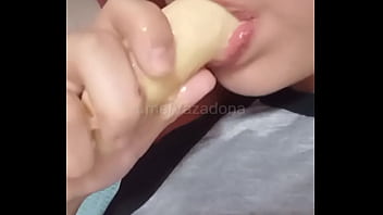 Engoli minha banana todinha